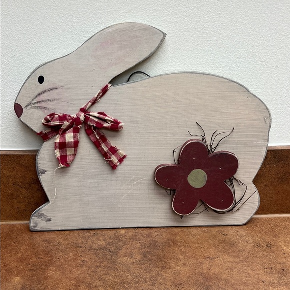 Decorative wood flower and wood rabbit. - Picture 1 of 11